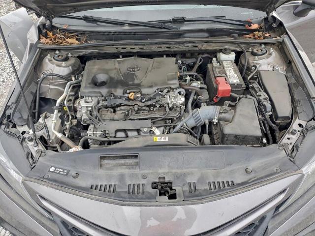 Toyota Camry Se Image 12