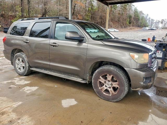 Toyota Sequoia Sr5 Image 2