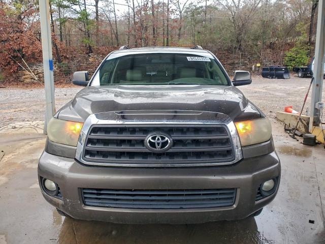 Toyota Sequoia Sr5 Image 3