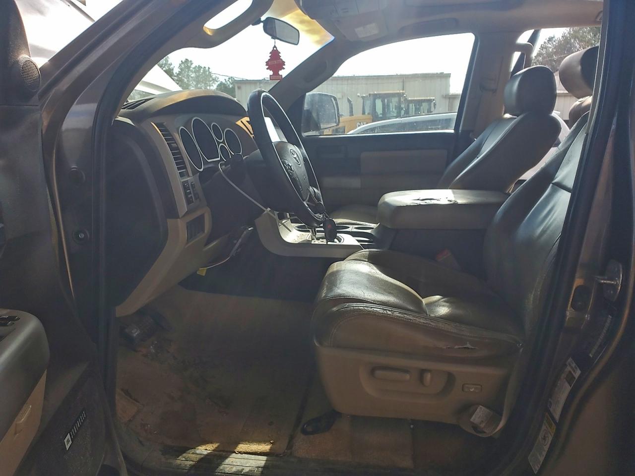 Toyota Sequoia Sr5 Image 4