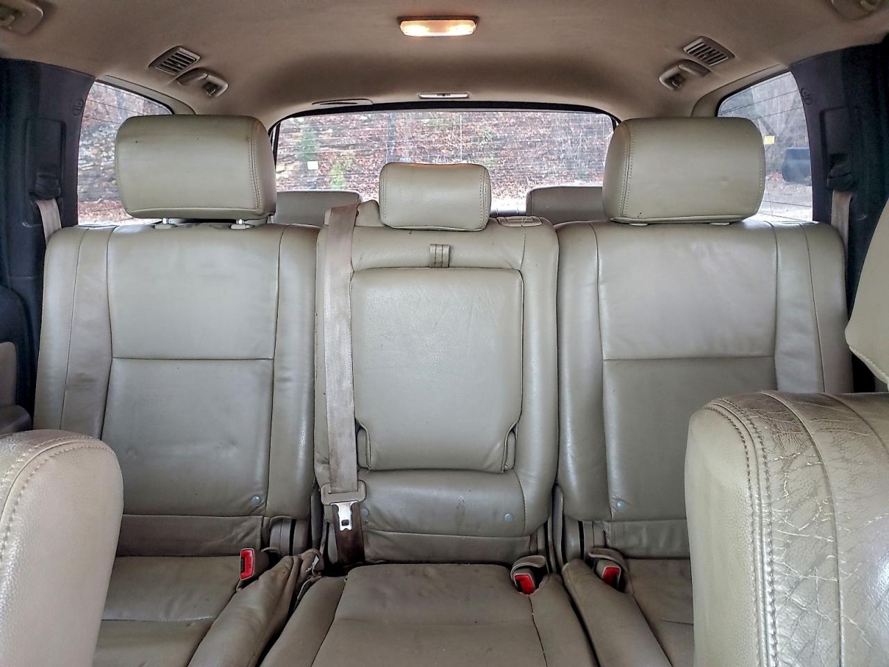 Toyota Sequoia Sr5 Image 6