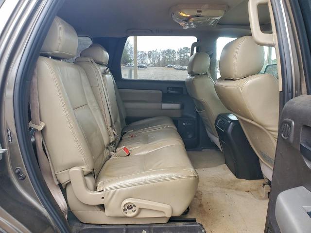 Toyota Sequoia Sr5 Image 12