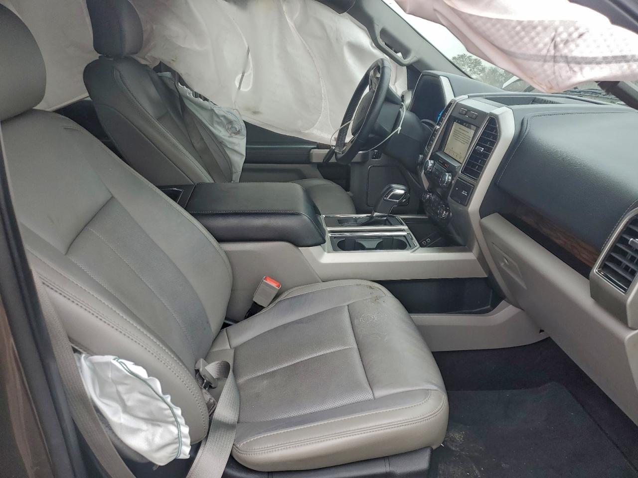 Ford F-150 Supercrew Image 11