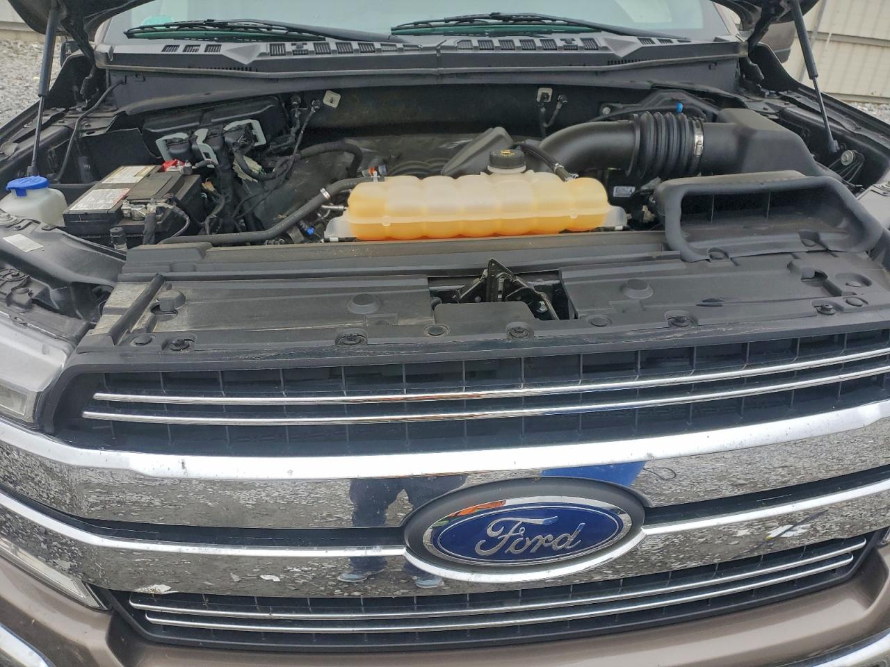 Ford F-150 Supercrew Image 10