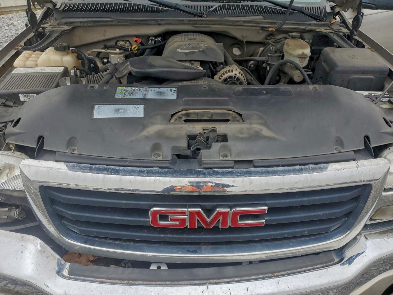 GMC Sierra C1500 Image 8