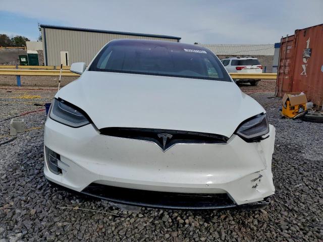 Tesla Model X Image 11