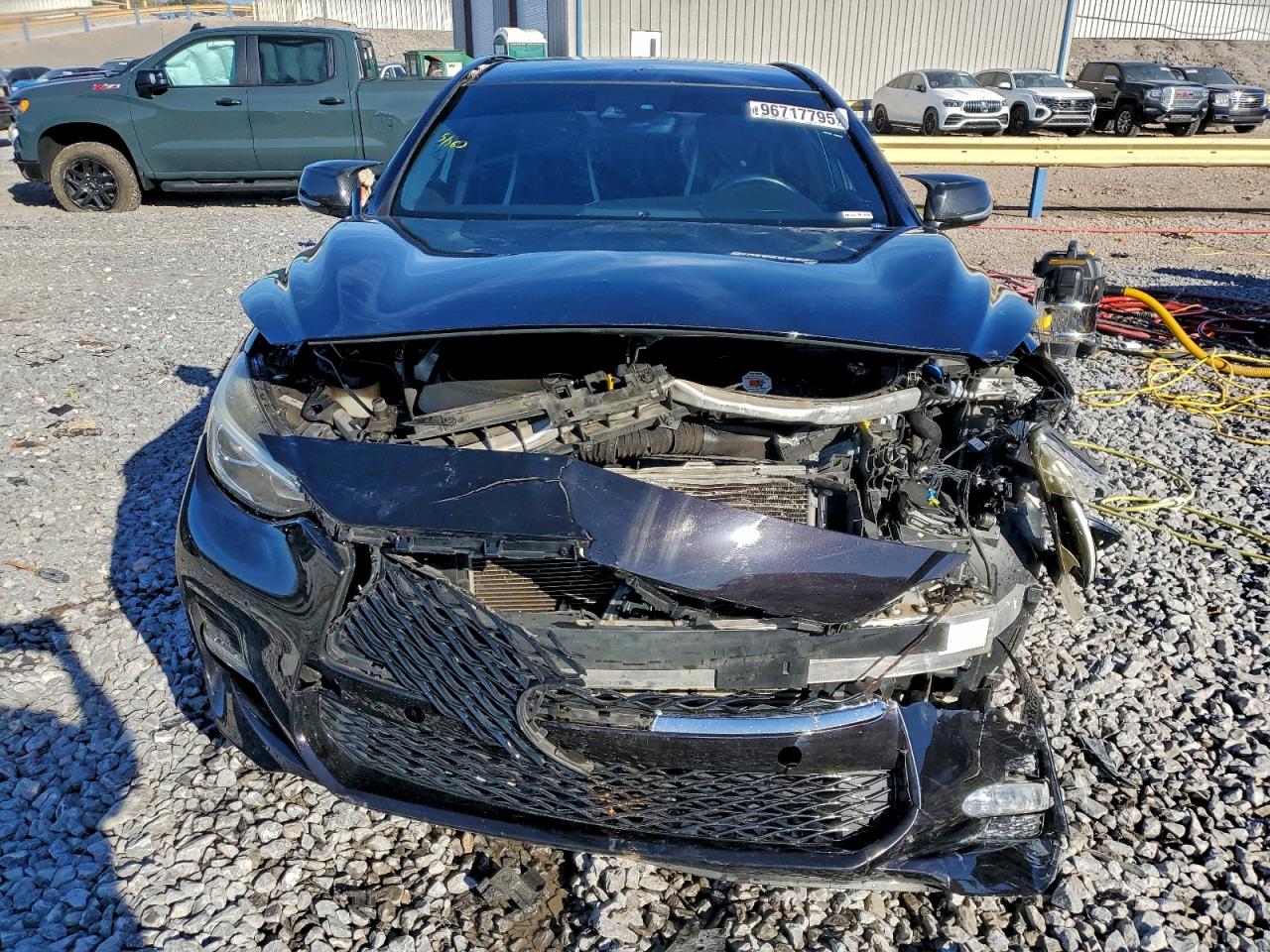 INFINITI Qx Base Image 11