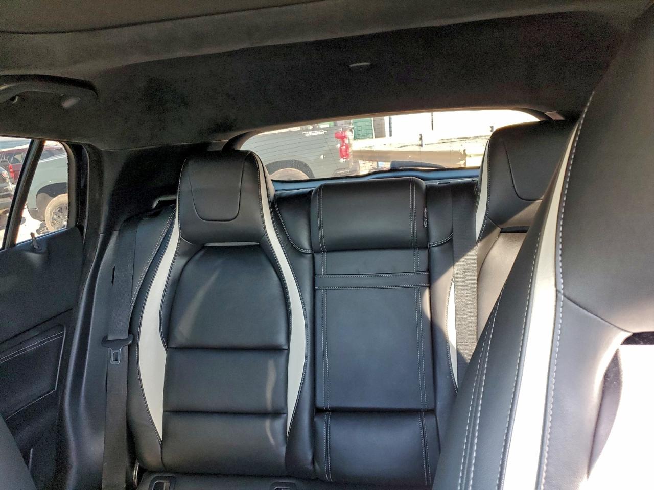 INFINITI Qx Base Image 10