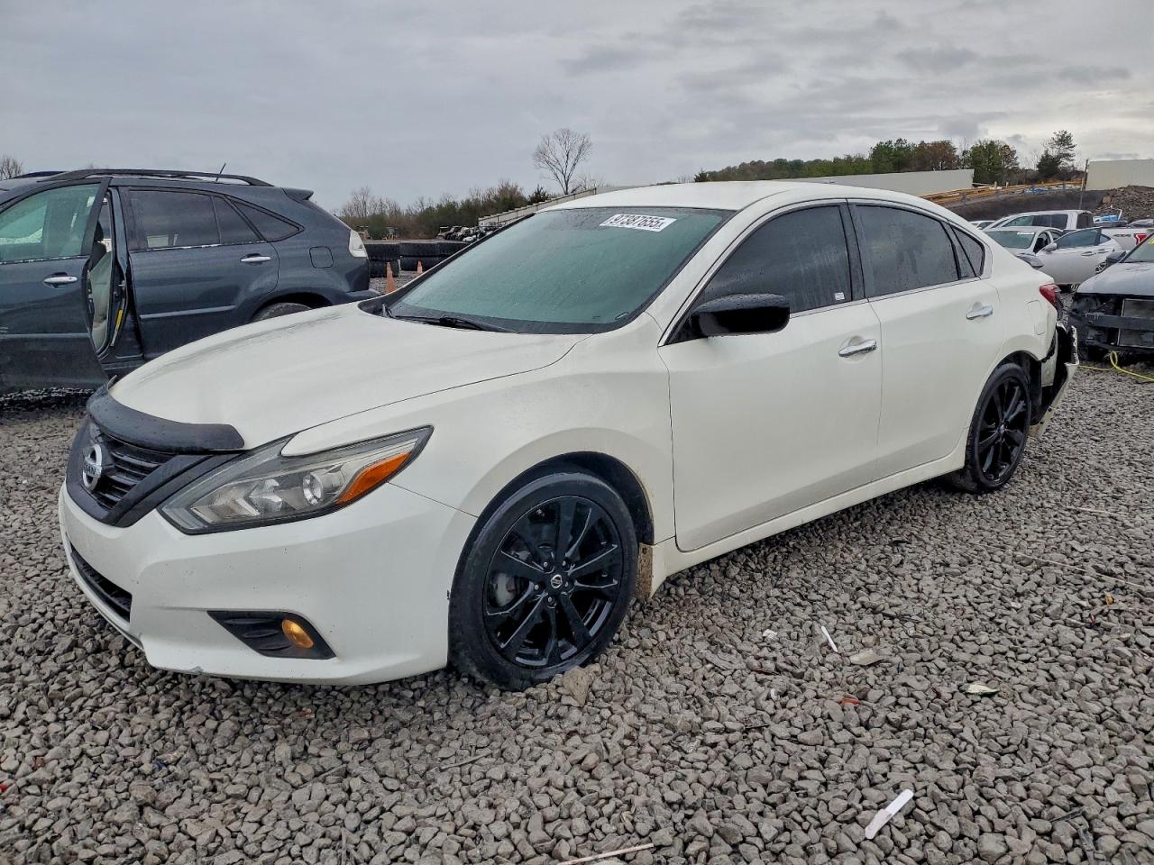 Nissan Altima 2.5 Image 1