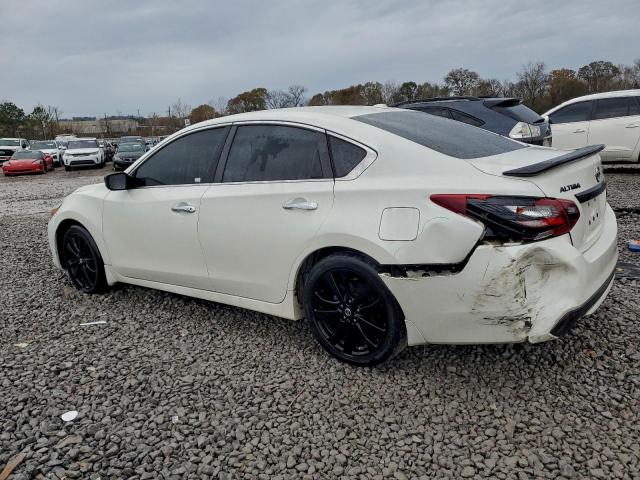 Nissan Altima 2.5 Image 7