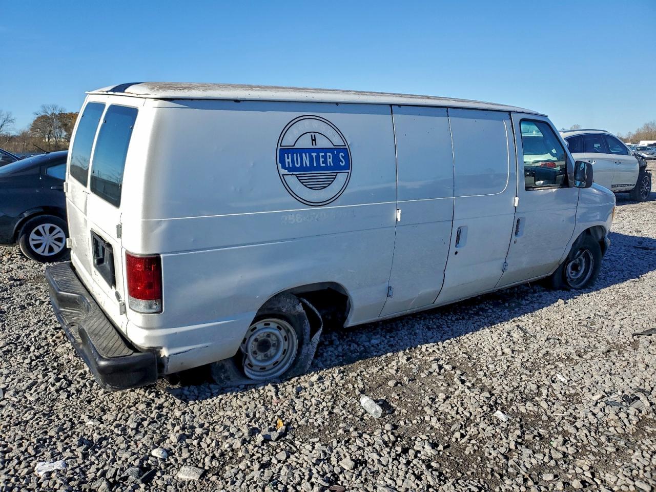 Ford Econoline E150 Van Image 12