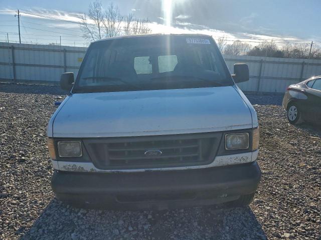 Ford Econoline E150 Van Image 13