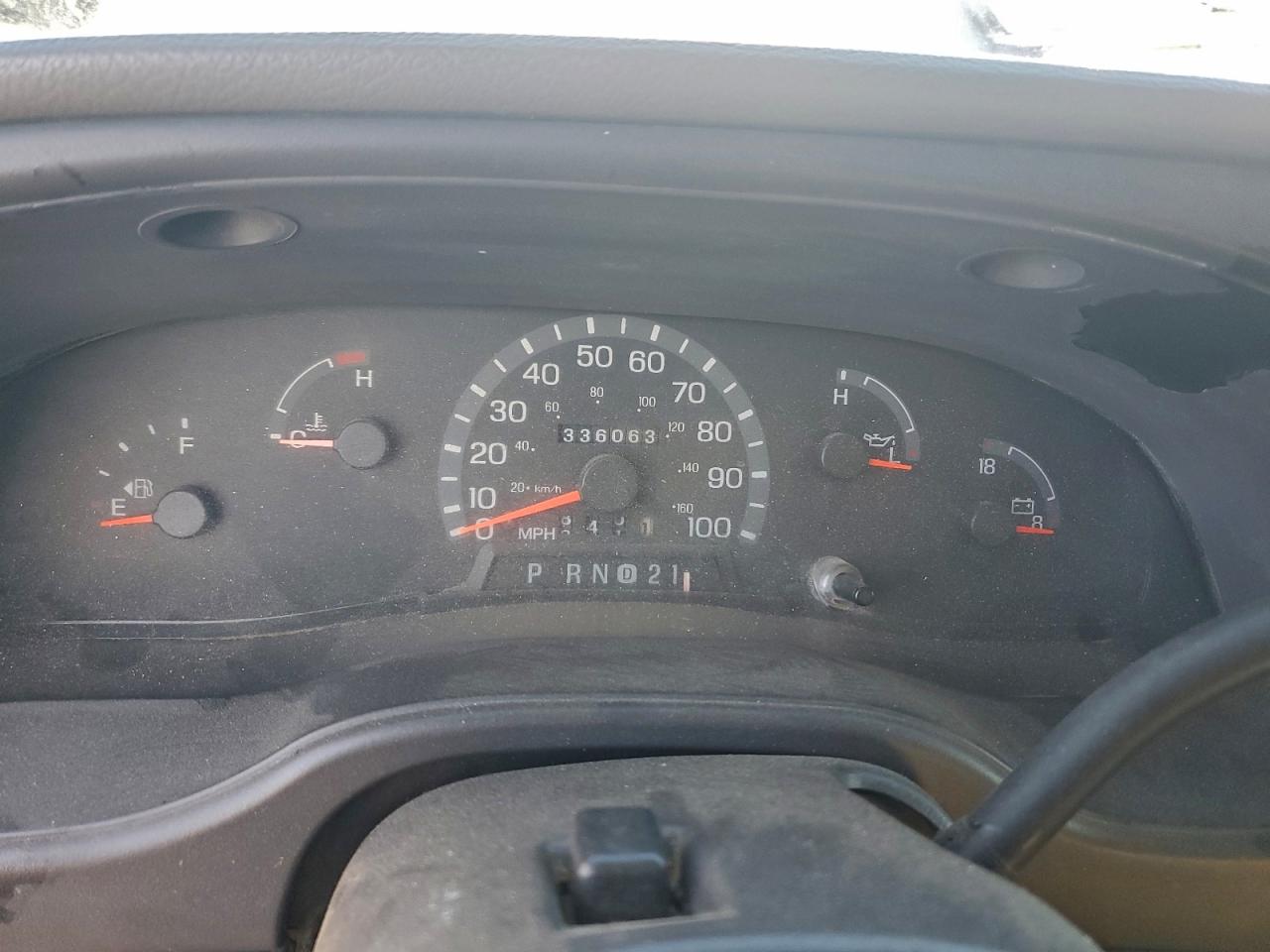 Ford Econoline E150 Van Image 10