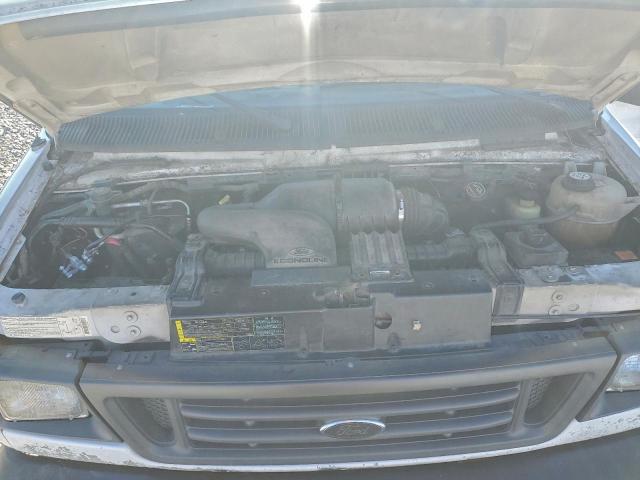 Ford Econoline E150 Van Image 4