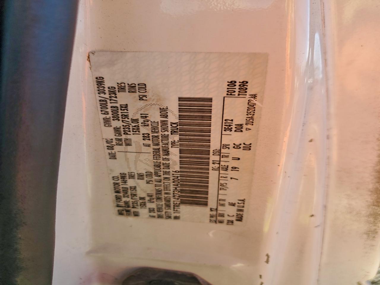 Ford Econoline E150 Van Image 11