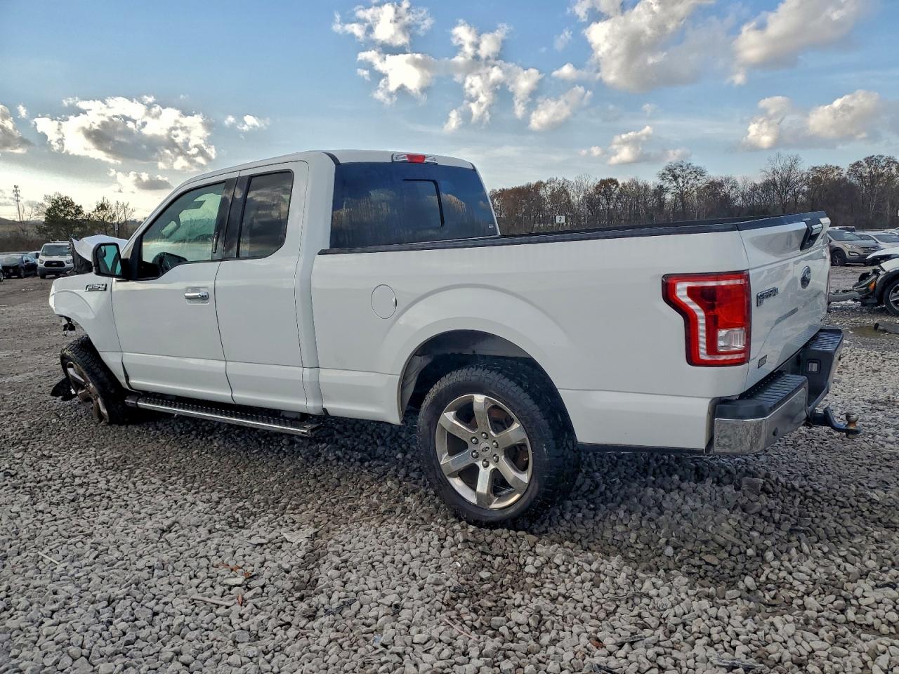 Ford F-150 Super Cab Image 2
