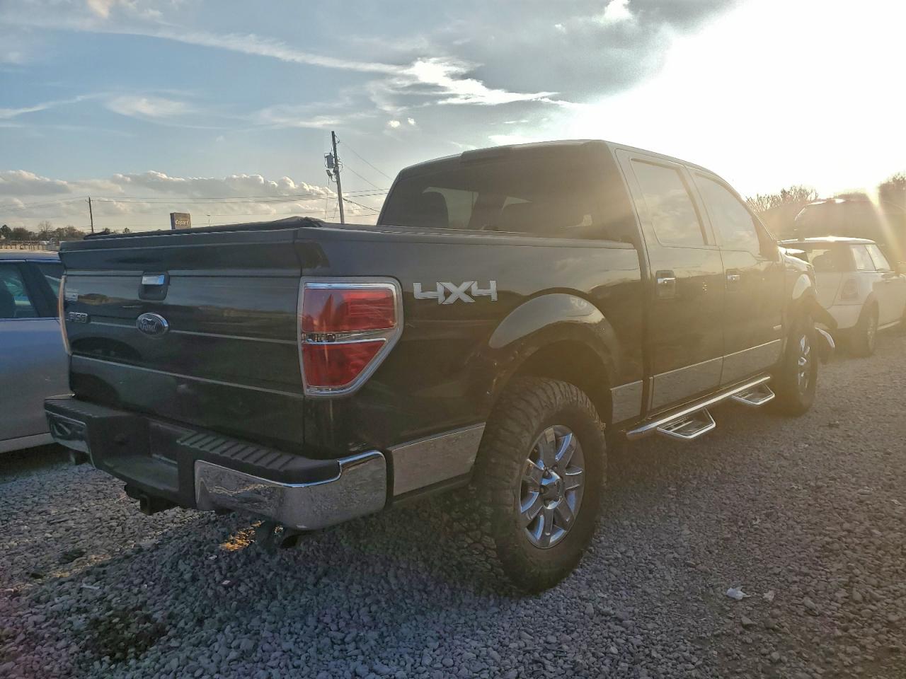 Ford F-150 Supercrew Image 8