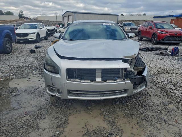 Nissan Maxima S Image 7