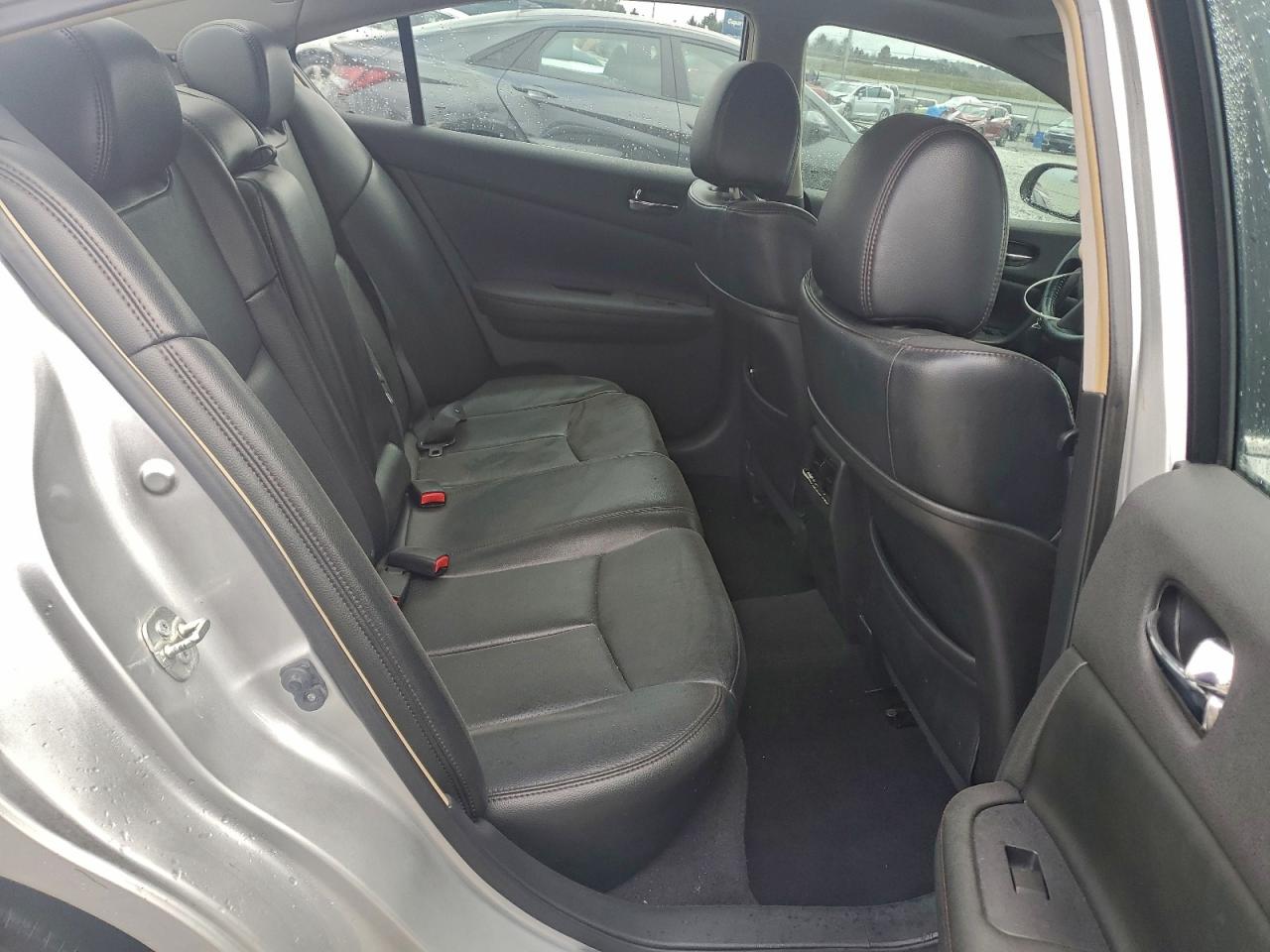 Nissan Maxima S Image 6