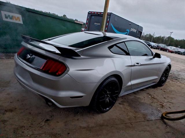 Ford Mustang Image 2