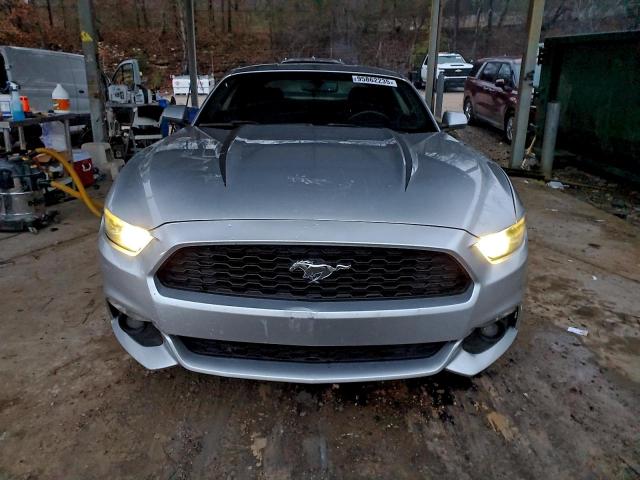 Ford Mustang Image 9