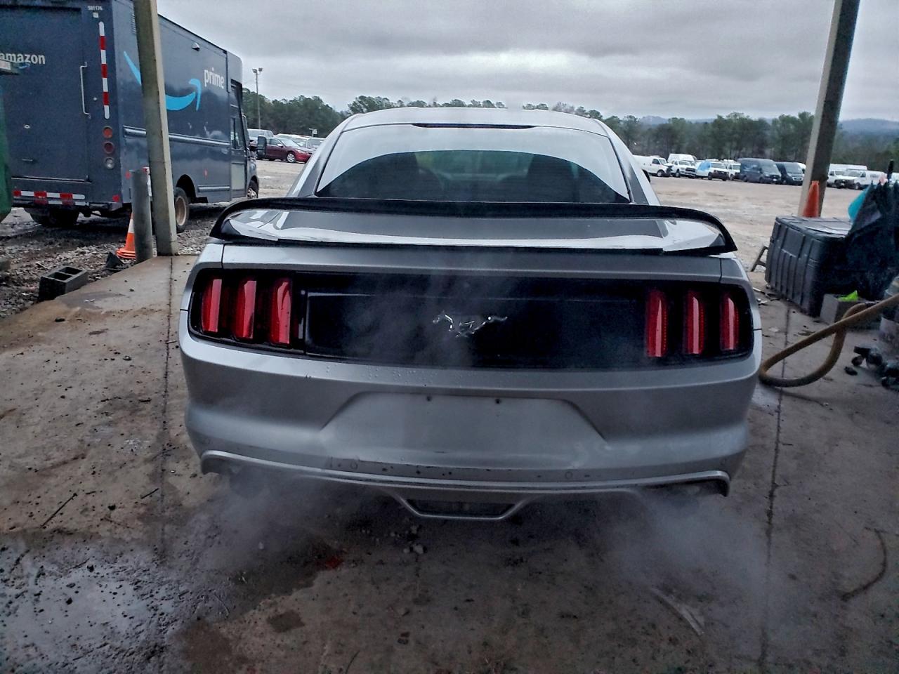 Ford Mustang Image 8