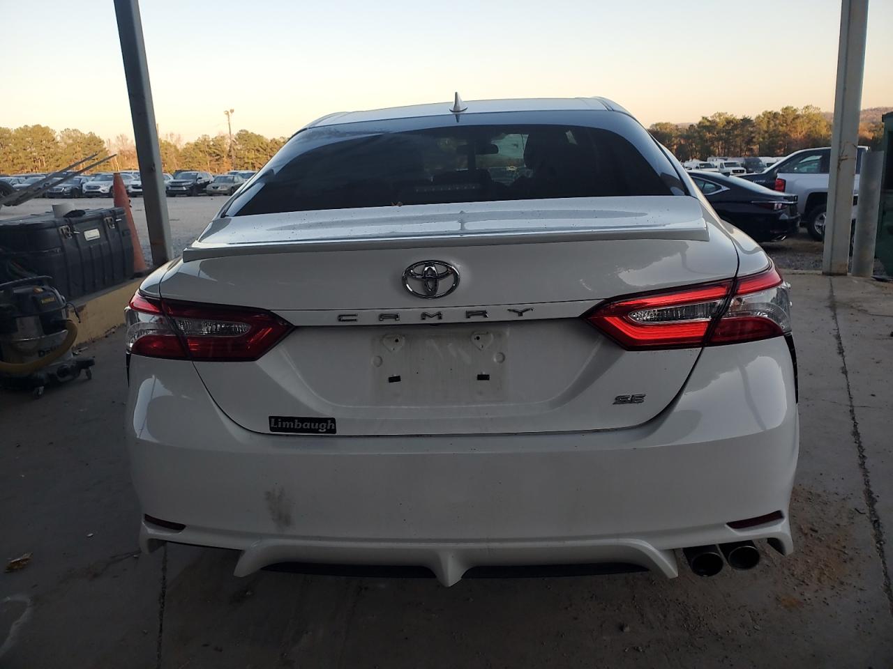 Toyota Camry Se Image 5