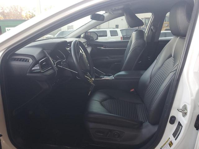 Toyota Camry Se Image 8