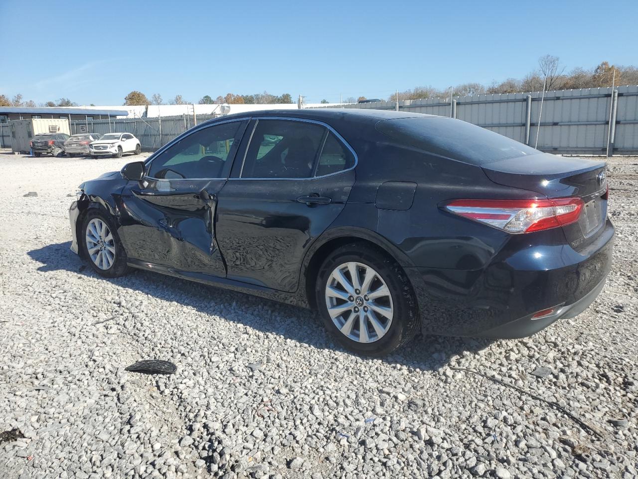 Toyota Camry L Image 2