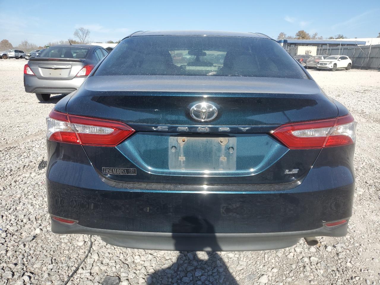 Toyota Camry L Image 3