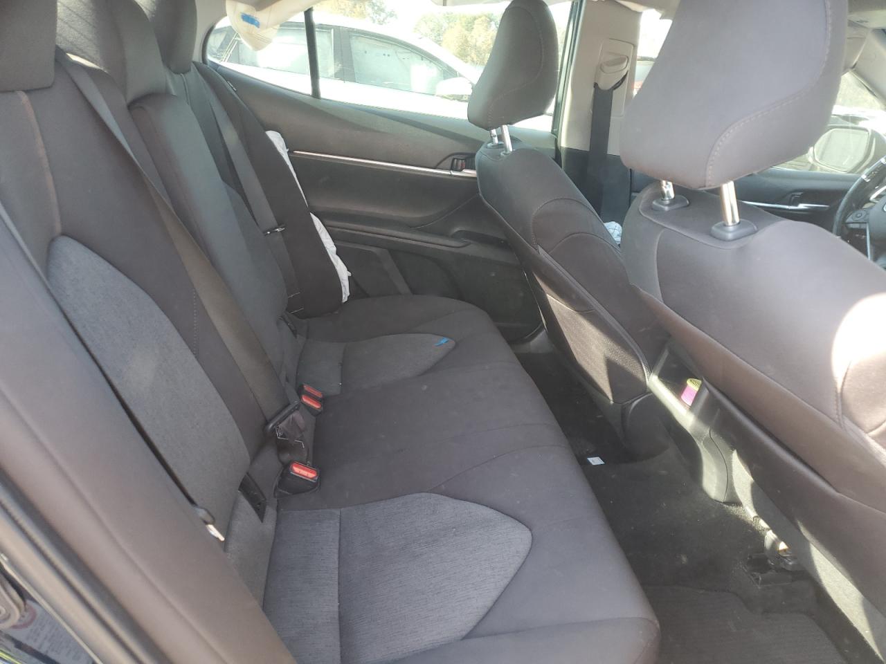 Toyota Camry L Image 5