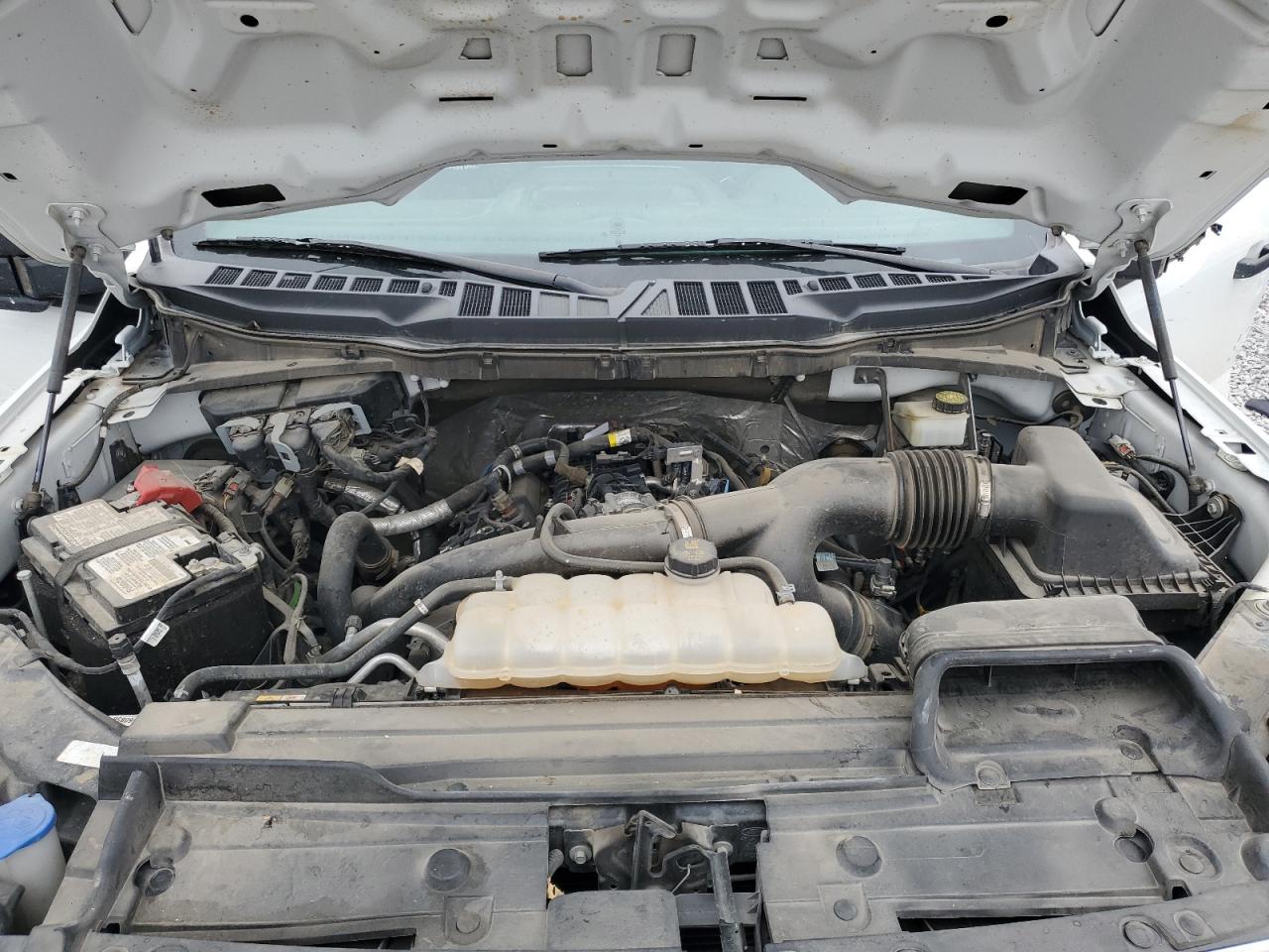 Ford F-150 Supercrew Image 10