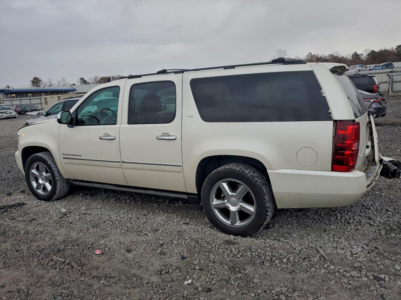 Chevrolet Suburban K1500 Ltz Image 6