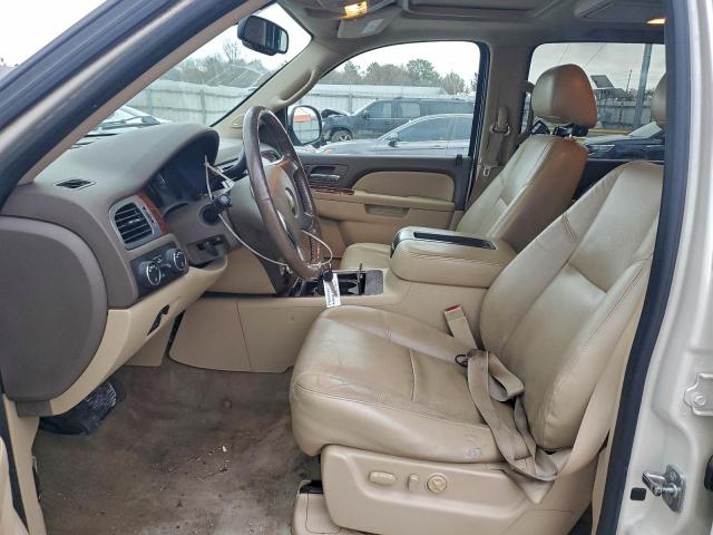 Chevrolet Suburban K1500 Ltz Image 10