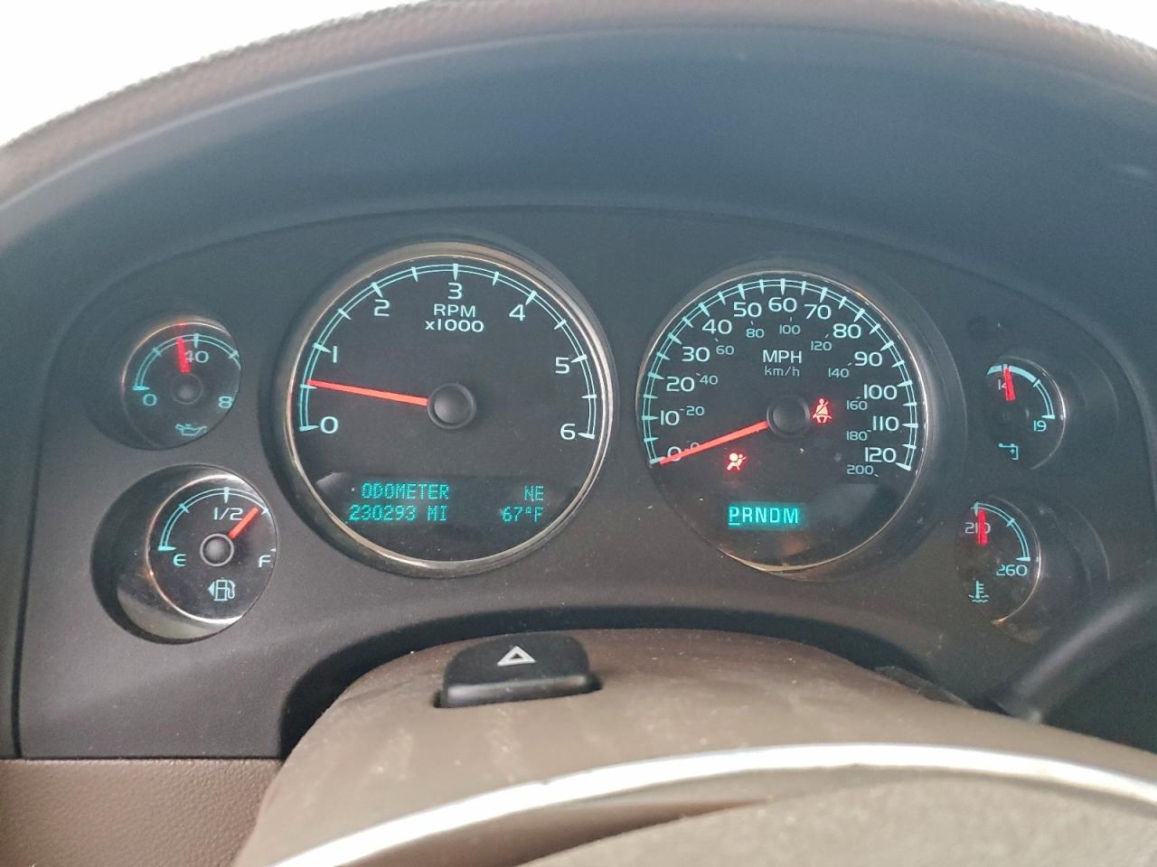 Chevrolet Suburban K1500 Ltz Image 7