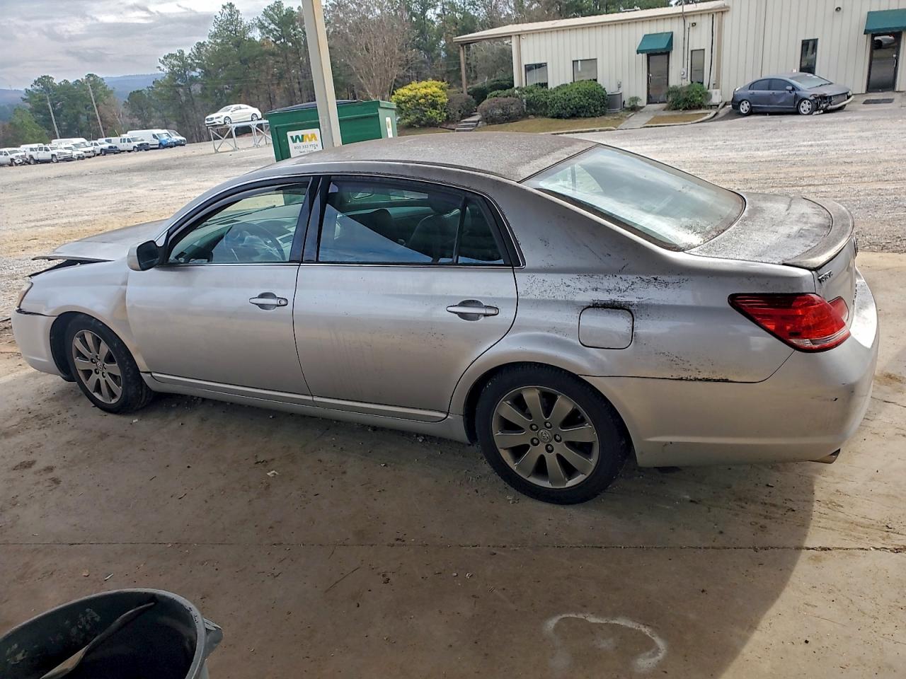 Toyota Avalon Xl Image 3
