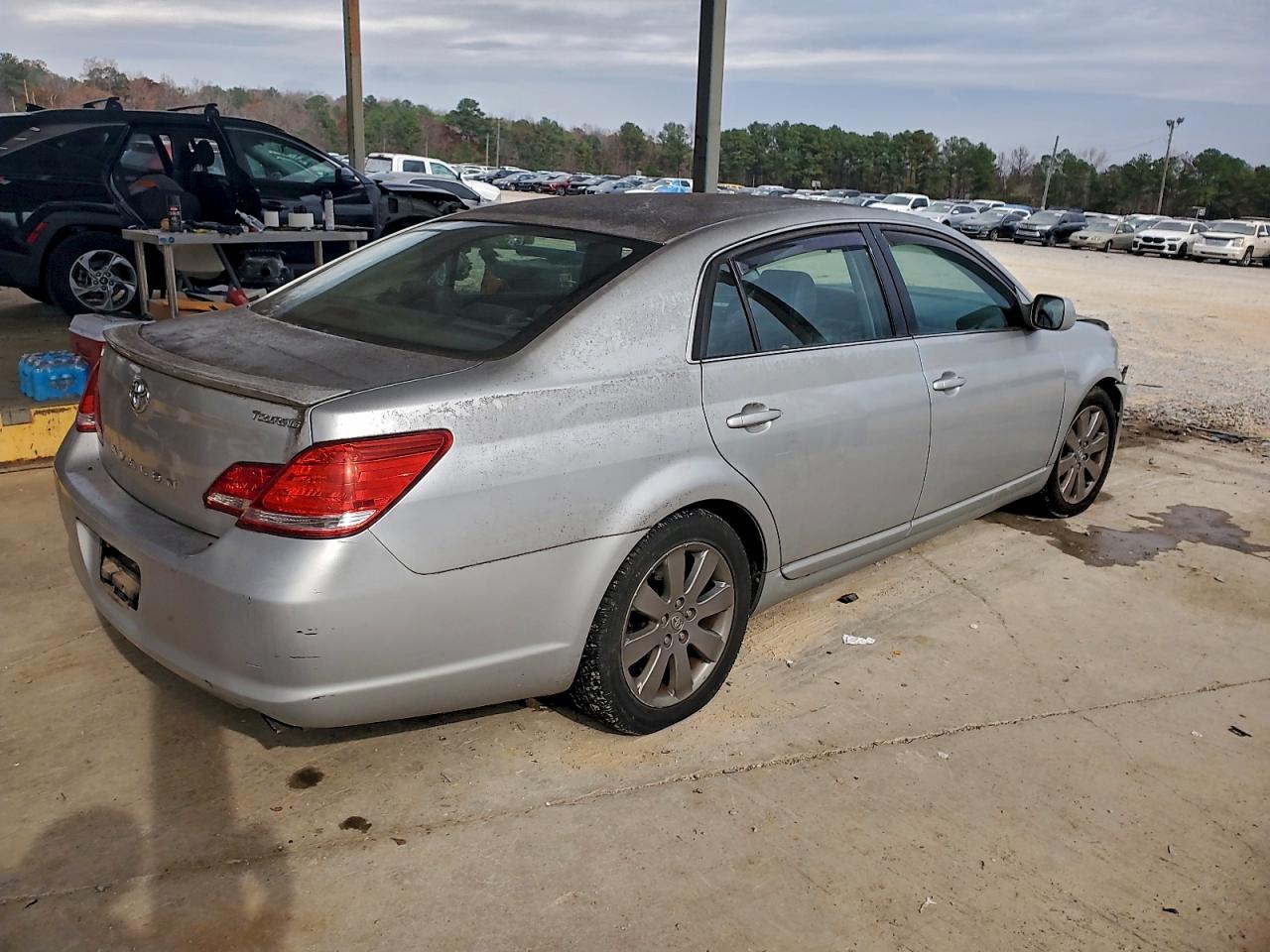 Toyota Avalon Xl Image 2