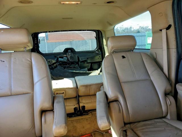 Chevrolet Suburban C1500 Image 10