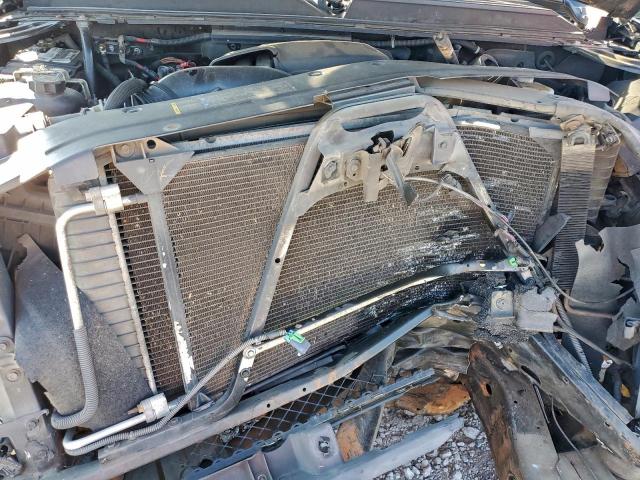 Chevrolet Suburban C1500 Image 9