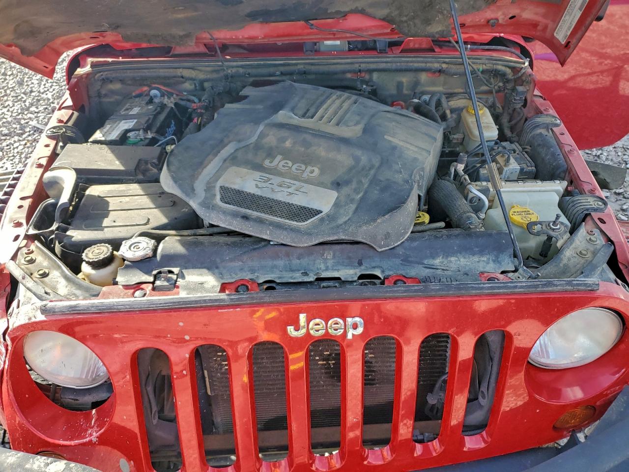 Jeep Wrangler Sahara Image 11