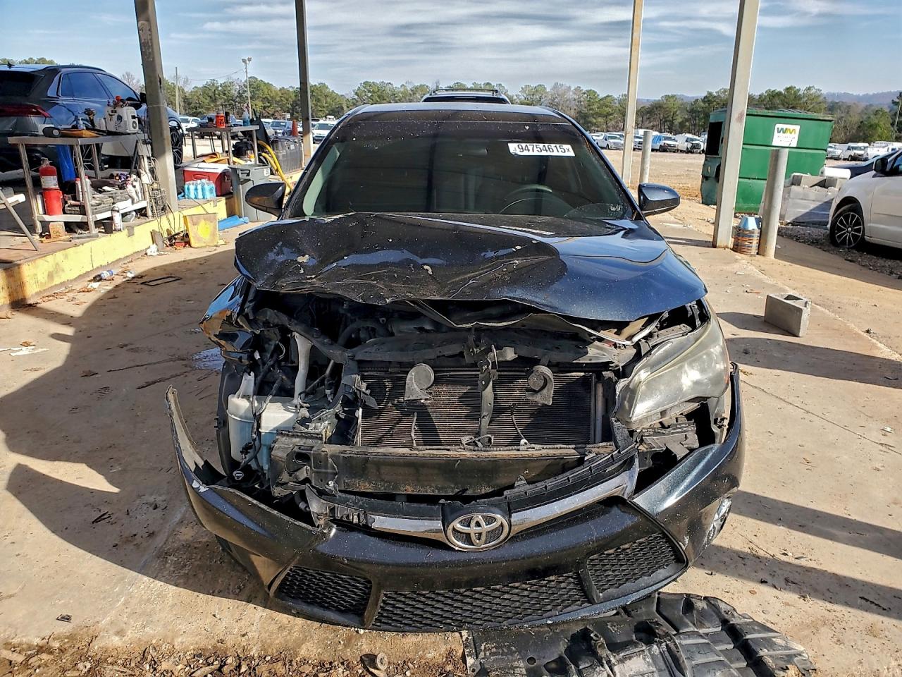 Toyota Camry Le Image 2