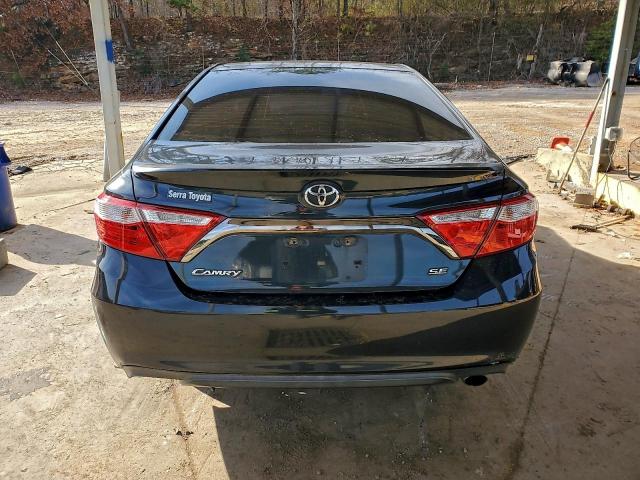 Toyota Camry Le Image 9