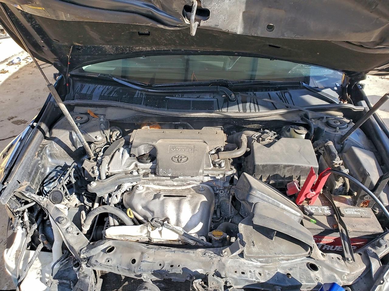 Toyota Camry Le Image 11