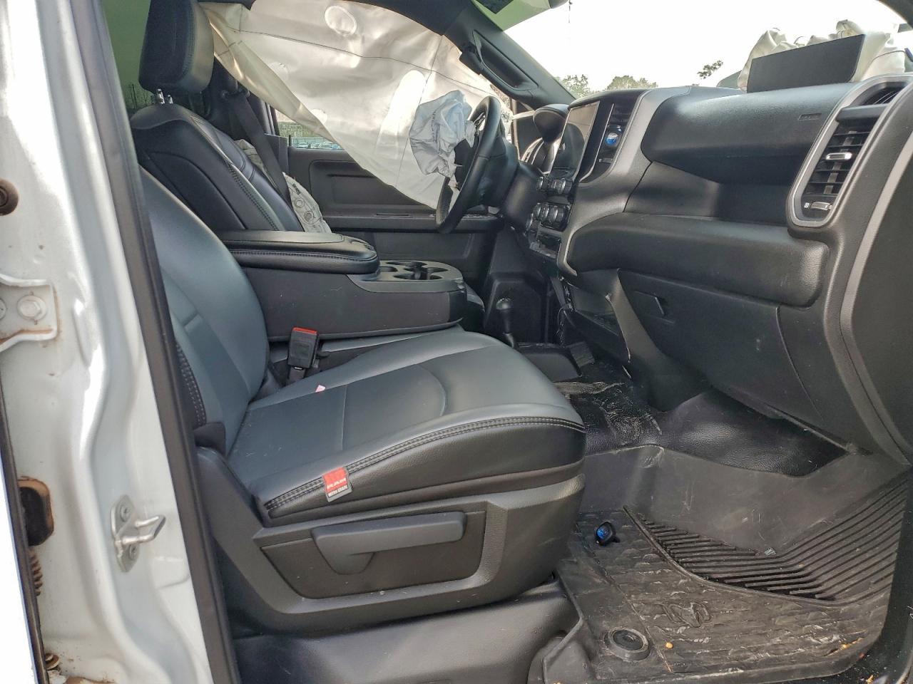 Ram 2500 Tradesman Image 8