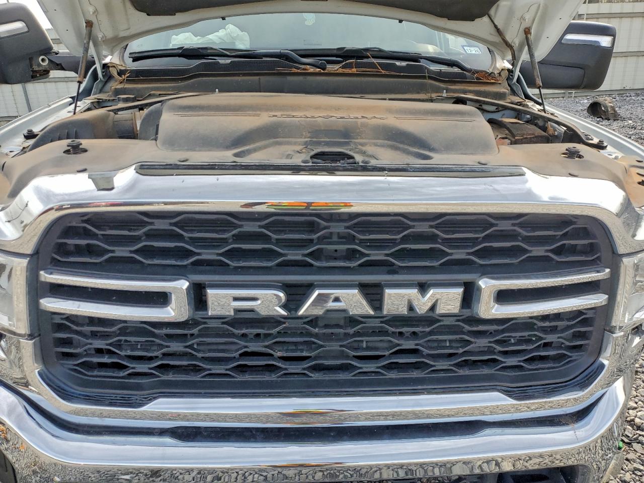Ram 2500 Tradesman Image 2