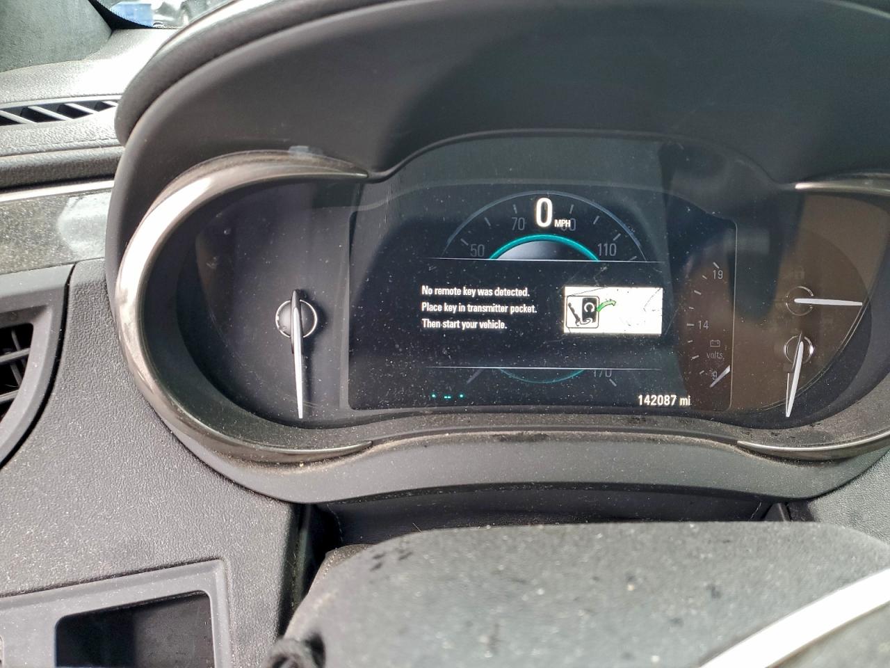 Buick LaCrosse Image 10