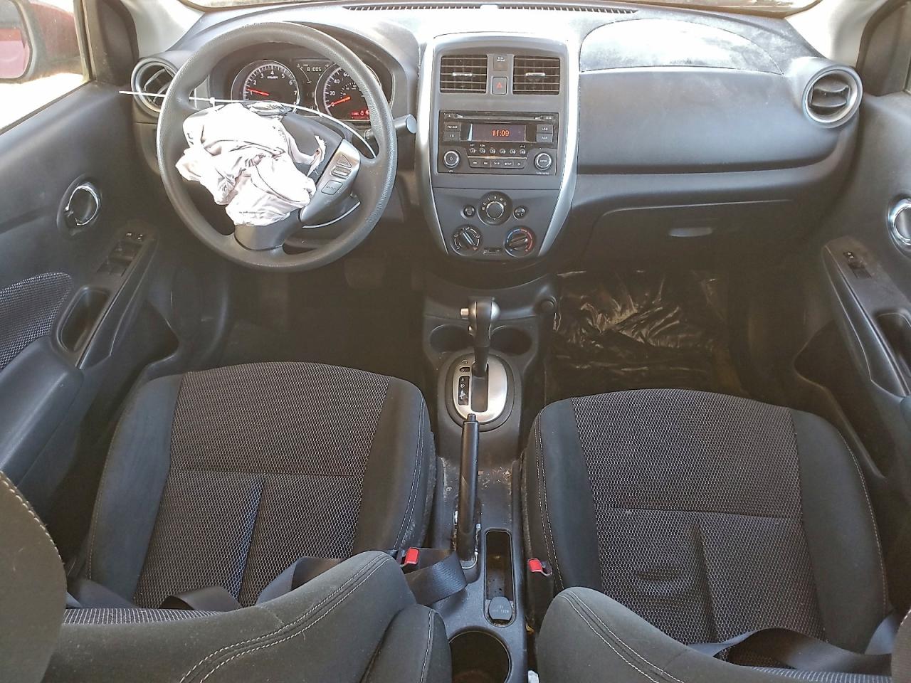 Nissan Versa S Image 9