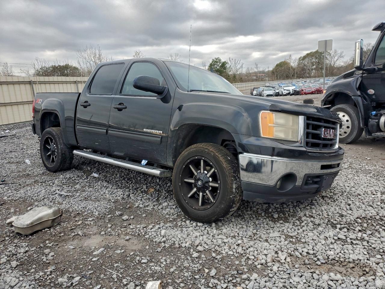 GMC Sierra K1500 Sle Image 3