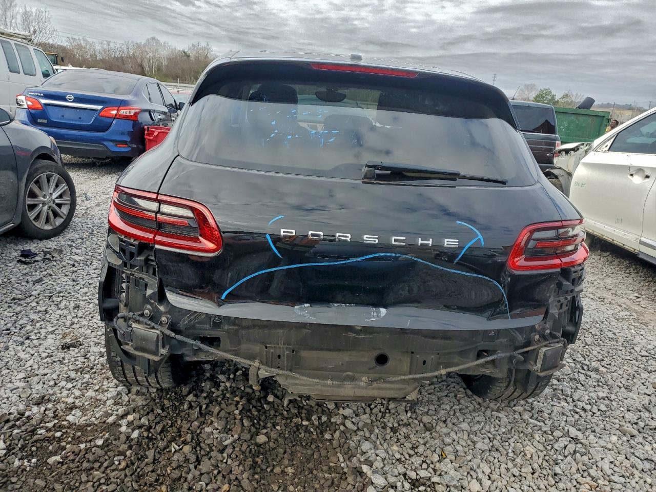 Porsche Macan S Image 6