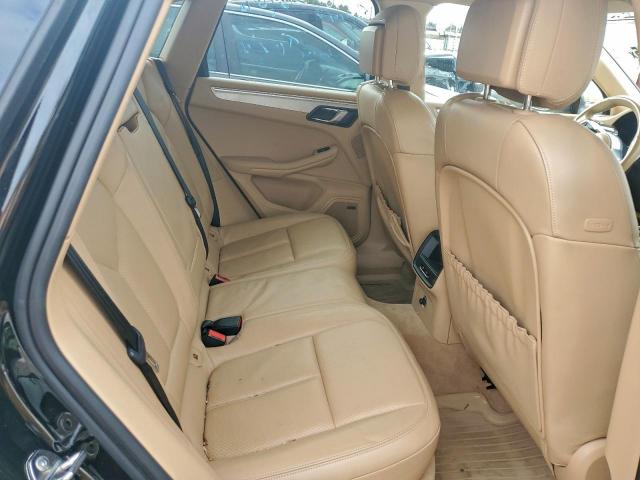 Porsche Macan S Image 11